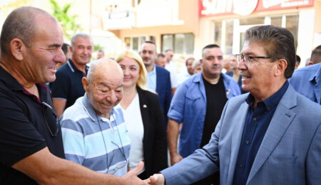 Başbakan Ünal Üstel Mehmetçik, Yeni Erenköy ve Dipkarpaz'da halkla buluştu
