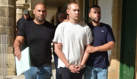 Ülkeye 3 buçuk kiloya yakın uyuşturucu madde soktuğunu itiraf eden zanlı 45 gün tutuklu