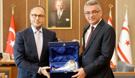 Cumhurbaşkanı Erhürman, TÜRKPA Genel Sekreteri Ramil Hasan’ı kabul etti