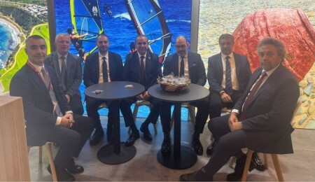 Fikri Ataoğlu, Kuzey Kıbrıs'ı tanıtmak üzere Polonya Turizm Fuarı'na katıldı