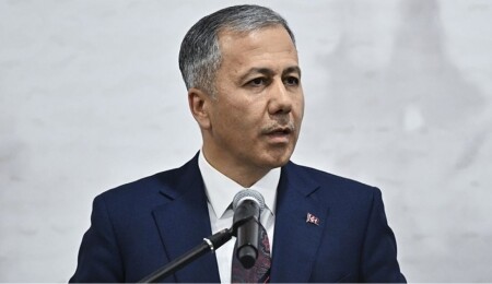 Türkiye İçişleri Bakanı Ali Yerlikaya: 447 kiloluk uyuşturucu ele geçirildi, 3 şüpheli tutuklandı