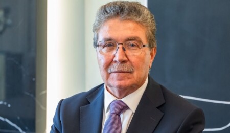 Üstel: Rum Yönetimi’ni kilisenin etkisinden uzak, barışçıl bir eğitim müfredatı uygulamaya davet ediyorum