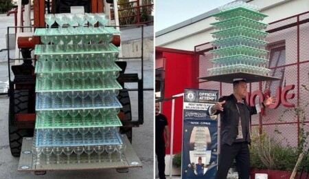 Kıbrıslı Rum Valaoritis 511 kadehi başında taşıdı, kendine ait Guinness Dünya Rekoru'nu kırdı!