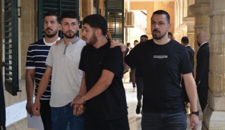 Lefkoşa’da uyuşturucu suçundan itham edilen 2 zanlı 3 gün tutuklu