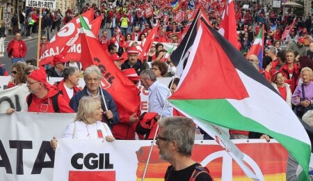 İtalya'da işçiler, hükümetin ekonomi politikalarını protesto etti
