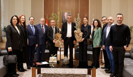 Tufan Erhürman, Tabipler Birliği ve Tabipler Odası heyetlerini kabul etti