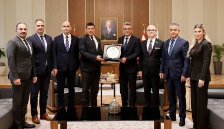 Tufan Erhürman, DAÜ heyetini kabul ederek güncel faaliyetler hakkında bilgi aldı