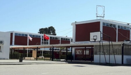 Lefke Gazi Lisesi için çağrı: Okul yerinde kalsın, inşaat hemen başlasın