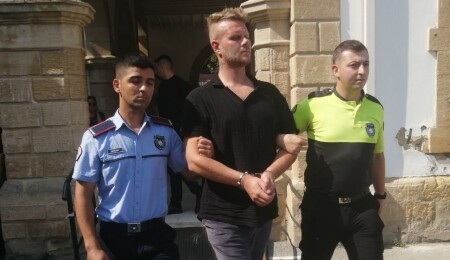Gönyeli’de hırsızlık ve polisi yaralamaktan itham edilen alkollü zanlı tutuklandı