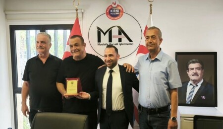Mustafa Hacıali Yılmazköy yönetiminden KTFF ve isim sponsoruna ziyaret