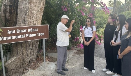 SAMTAY Vakfı’ndan Lefke’de üniversite öğrencilerine “Kültür ve Doğa Yürüyüşü” etkinliği