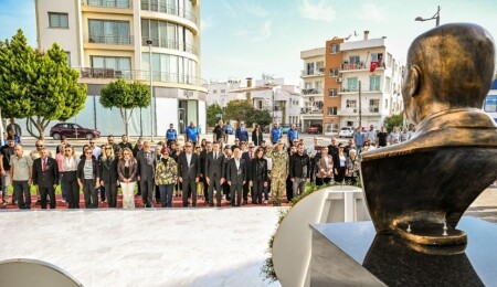 Gönyeli-Alayköy Belediyesi Atatürk’ü törenle andı: Yeni Atatürk büstü açıldı