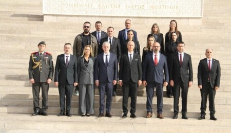 Çalışma ve Sosyal Güvenlik Bakanı Hasipoğlu'ndan temaslar için bulunduğu Ankara'da Anıtkabir'i ziyareti