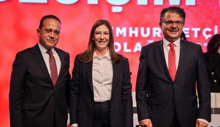 CTP olağanüstü kurultayı Lefkoşa’da başladı: Üç aday başkanlık için yarışacak