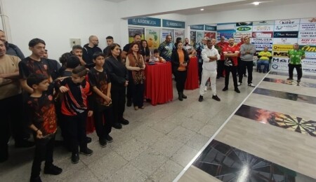 Gönyeli Darts Birliği’nden, Akın Elektirikci anısına SOS Çocuk Köyü’ne anlamlı bağış
