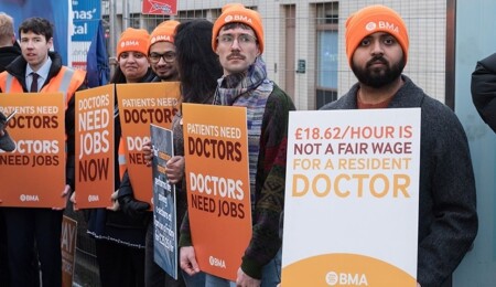 İngiltere’de pratisyen hekimler 5 günlük greve gitti