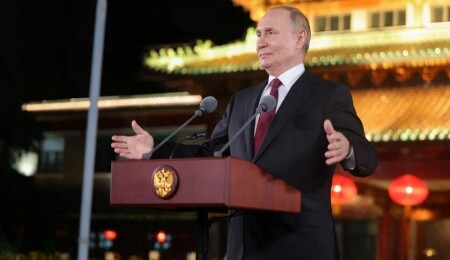 Putin Tells Ukraine: End War via Talks or I Will End It by Force