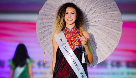 Kuzey Kıbrıs Güzeli Azra Kızılbora, Çin'de "Uluslararası Dostluk Yarışması"'nda