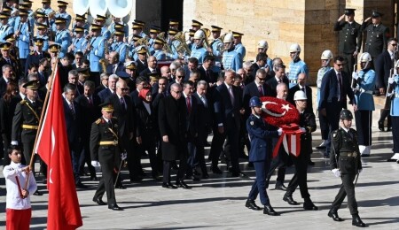Erdoğan, Anıtkabir'i ziyaret etti: Cumhuriyeti muasır medeniyetlerin üstüne çıkarmakta kararlıyız