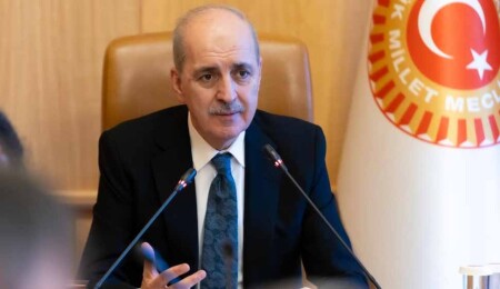 TBMM Başkanı Kurtulmuş, Lefkoşa'da TDT Aksakallar Konseyi üyeleriyle görüştü