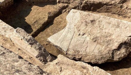 Musul'da nadir rastlanan bir Asur taş levhası bulundu