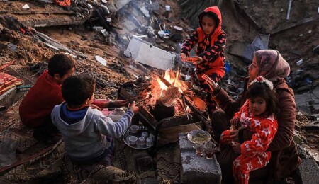 Filistinlilere ulaşması beklenen 82 bin ton insani yardım, Refah Sınır Kapısı’nda mahsur kaldı