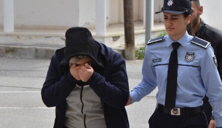 Ercan'da düşürülen çantadan para çaldığı öne sürülen zanlı 3 gün tutuklu kalacak