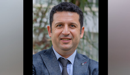 Prof. Dr. İzzet Sakallı’ya Kanada’dan üçüncü kez “Üstün Hakem” ödülü!