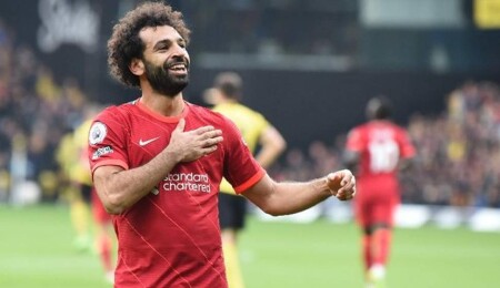 Muhammed Salah Liverpool formasıyla 200. golünü attı