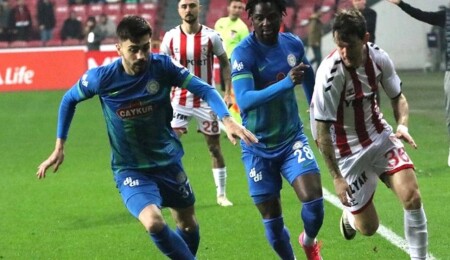 Samsunspor, Karadeniz derbisinde Rizespor'u rahat geçti: 3-0