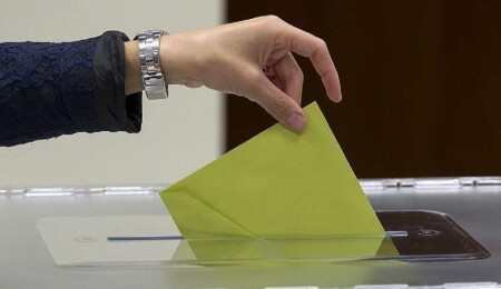 Portekiz'de sağ ittifak seçimleri kazandı, aşırı sağ yükseldi, sol parti çöktü