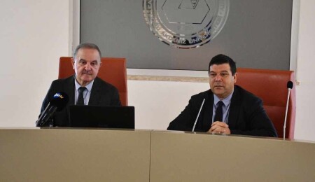 Prof. Dr. Muzaffer Elmas, DAÜ’de eğitim semineri gerçekleştirdi