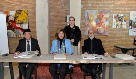 Sibel Tatar, 'Gelenekten Geleceğe Kıbrıs Mutfağı' kitabı için imza günü düzenledi