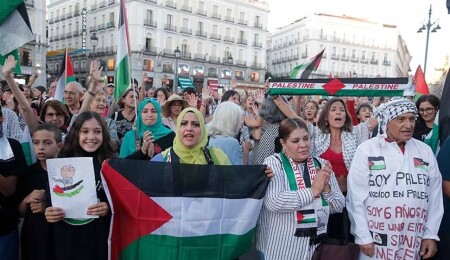 İspanyollar Madrid'de Filistin'e destek için eylem yaptı