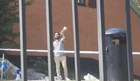 İsveç, Kur'an-ı Kerim yakma eylemlerini durdurmak için yasa değişikliğini tartışıyor