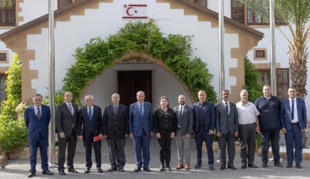 Cumhurbaşkanı Tatar, Milli Mücadele Vakfı Başkanı Gülbahar ve heyetini kabul etti