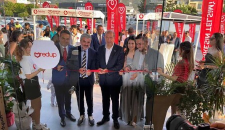 Telsim’in üçüncü Dijital Deneyim Merkezi Girne’de hayata geçti