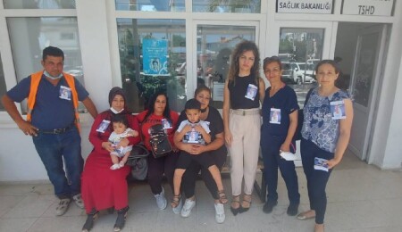 Temel Sağlık Hizmetleri Dairesi personeli ‘Dünya Tütünsüz Günü’ kapsamında broşür dağıttı