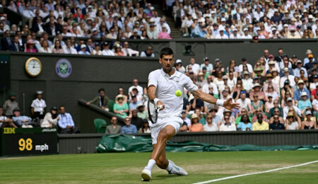Wimbledon'da Novak Djokovic finale yükseldi