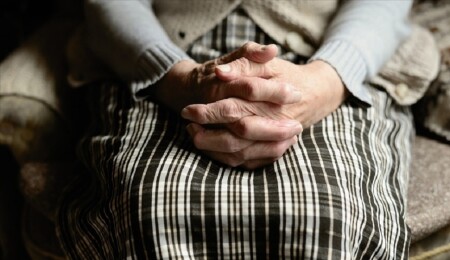 Alzheimer için umut veren keşif: İlk belirtiler gözlerde ortaya çıkıyor