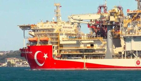 Abdülhamid Han sondaj gemisi Karadeniz'e doğru yola çıktı