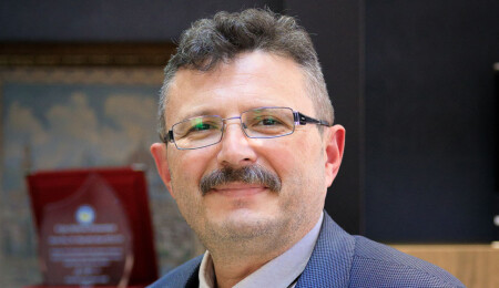 DAÜ Eczacılık Fakültesi Dekanı Gülcan, Iowa Üniversitesi’nde seminere katıldı