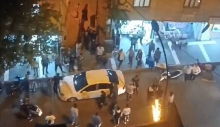 Şanlıurfa'da bir vatandaş kavgayı ayırmak için ezan okudu