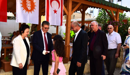 Başbakan Üstel, UBP Genel Merkezi’nde partililerle bayramlaştı