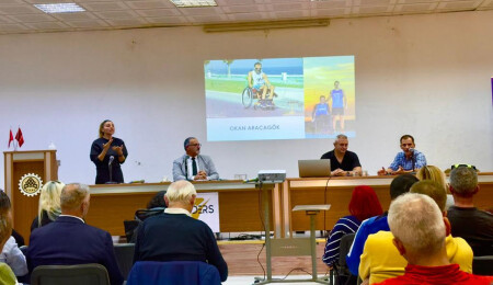 42 İmkansız Kilometre belgeselinin kahramanları Mert Onaran ve Okan Aracagök bugün Lefkoşa’da söyleşiye katıldı