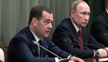 Medvedev: Kiev, askerlerinin dul eşlerine tazminat ödememek için cenazelerini teslim etmeyi reddediyor