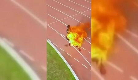 Yanarak 272 metre koştu rekor kırdı
