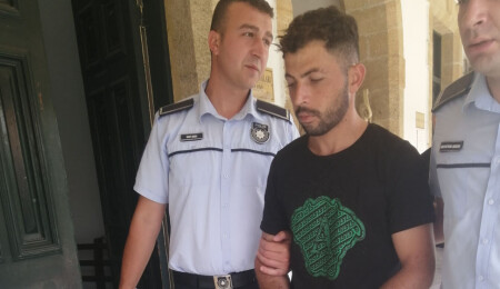 Askeri yasak bölgeyi ihlal ederek ülkeye girdi!