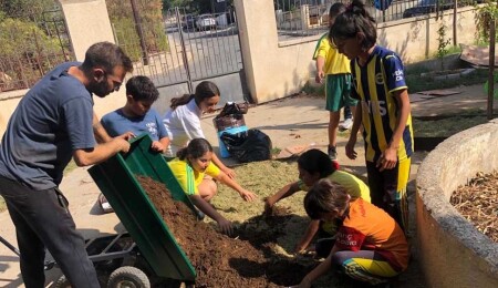 Yeşil Bilezik Projesi kapsamında Gazimağusa’daki altı ilkokula ekolojik bahçeler kazandırıldı
