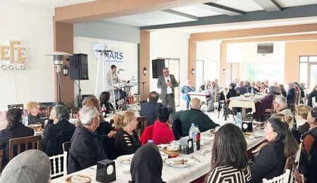 Mesarya Belediyesi, İkinci Bahar Yaşam Kulübü üyelerine ‘Doğum Günü Yemeği’ düzenledi